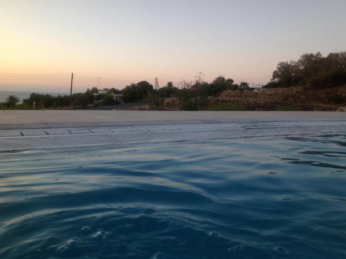 Pomos Idol Exceptional Beach Villa Exterior photo
